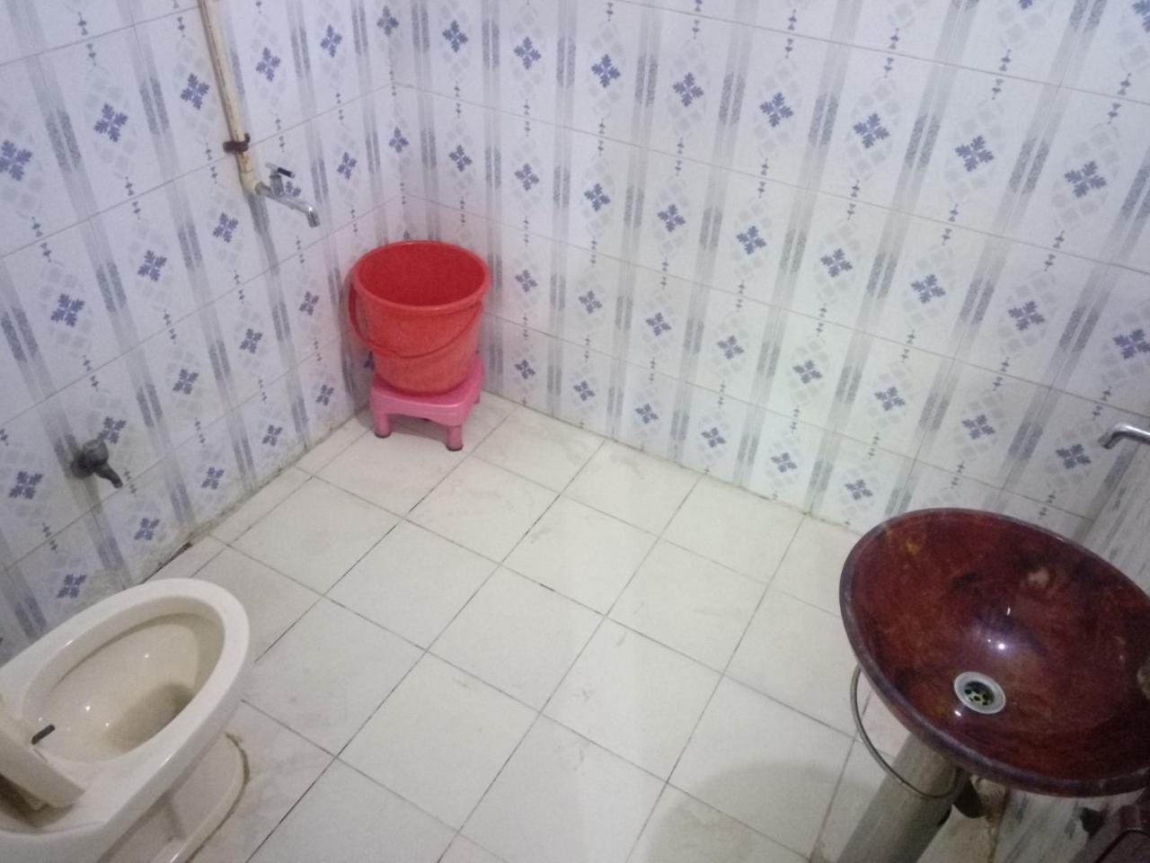 Yash Guest House 01 Minute Walk In Nizamuddin Railway Station New Delhi Exterior foto
