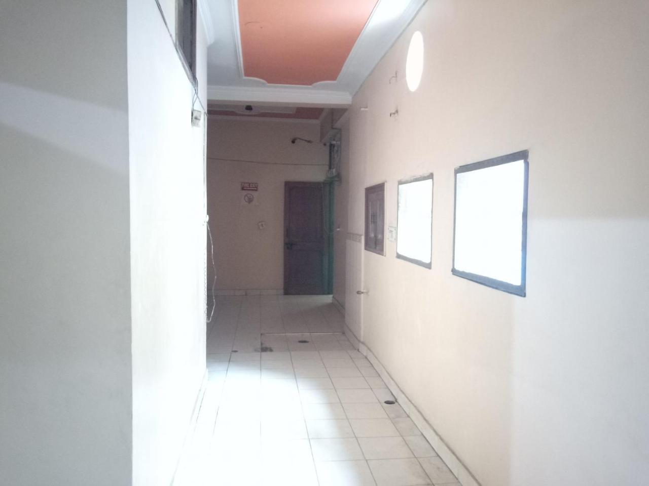 Yash Guest House 01 Minute Walk In Nizamuddin Railway Station New Delhi Exterior foto