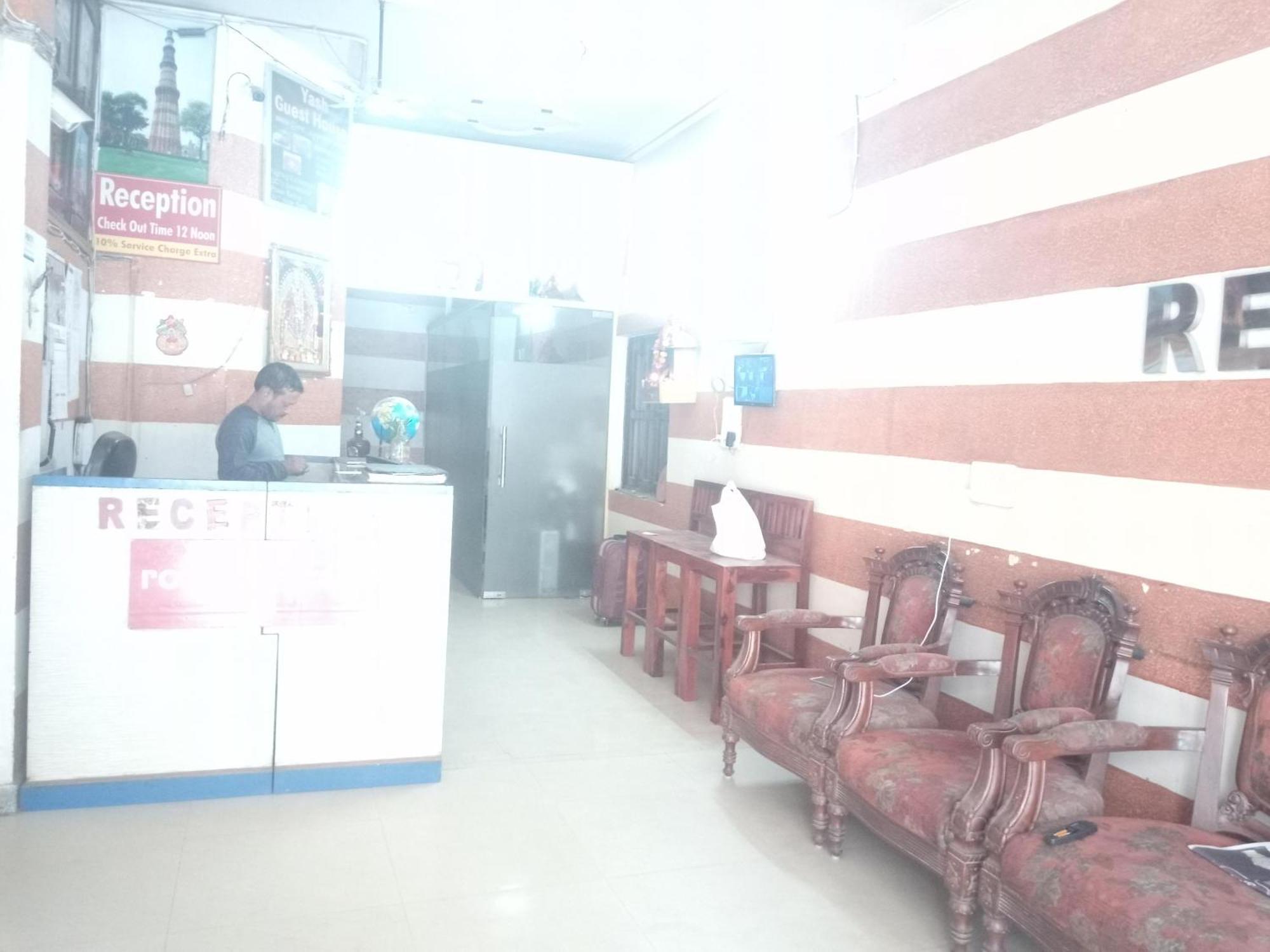 Yash Guest House 01 Minute Walk In Nizamuddin Railway Station New Delhi Exterior foto
